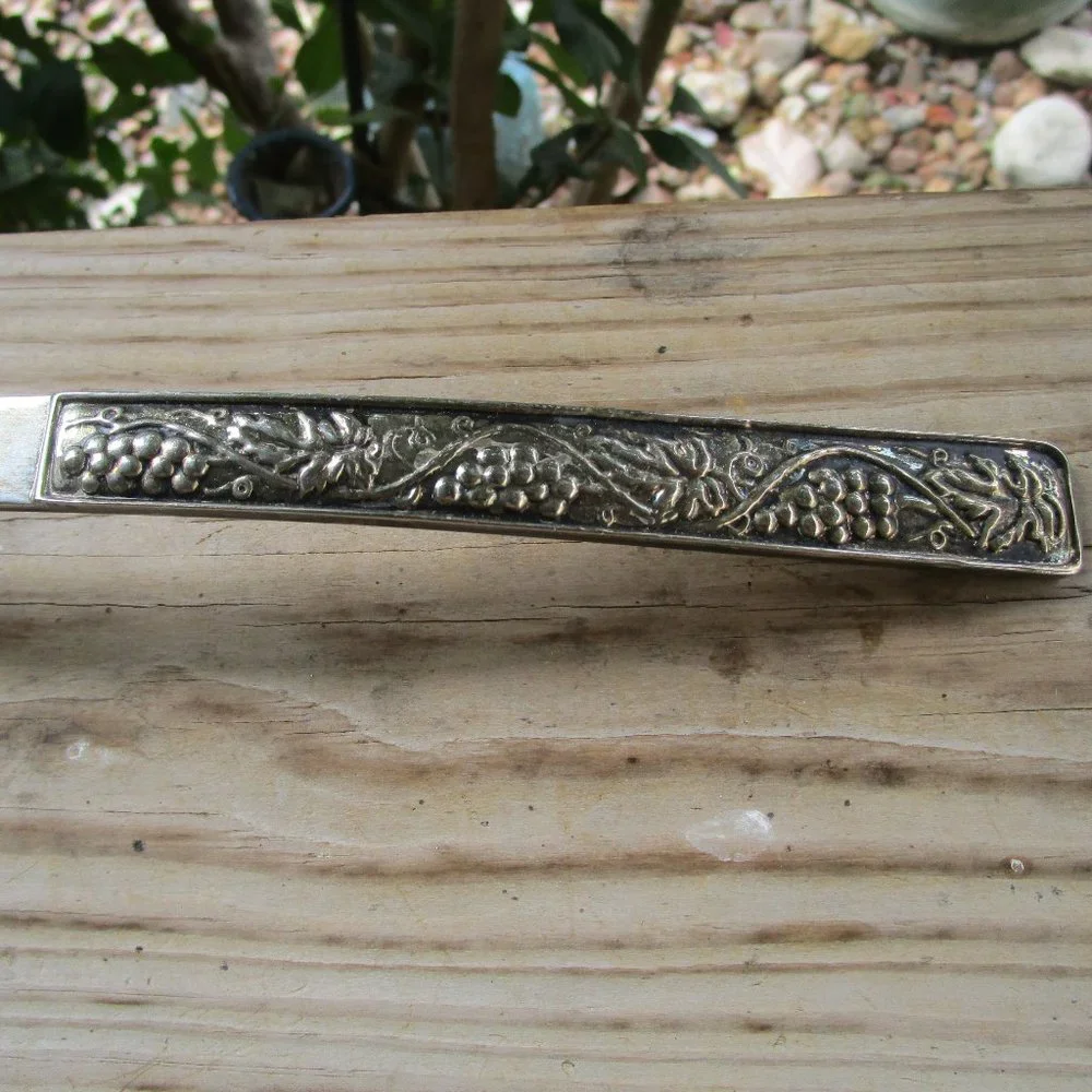 VINTAGE VINE & GRAPE BUNCH PATTERN SILVERPLATED SOUP LADLE